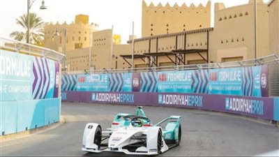 مواعيد سباق فورمولا الدرعية الذي تصدر مواقع التواصل