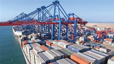 رئيس الوزراء يتابع موقف الإفراج عن السلع والبضائع من الموانئ