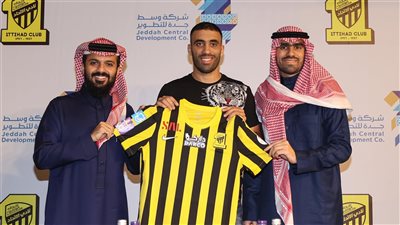 نادي الاتحاد السعودي يُعلن تمديد عقد مهاجمه المغربي عبد الرزاق حمد لله