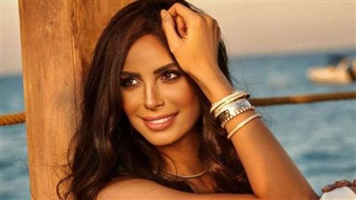 ما وراء اختفاء أغاني آمال ماهر من على منصة 