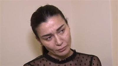 الفنانة اللبنانية نادين الراسي تثير ضجة واسعة على مواقع التواصل الاجتماعي (فيديو)