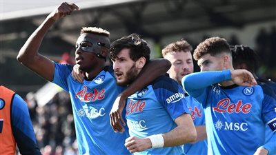 نابولي يواصل انتصاراته ويحلق بعيدًا بصدارة الدوري الإيطالي