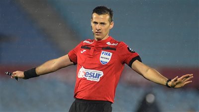 الفيفا يُعلن طاقم تحكيم مباراة الأهلي وريال مدريد في كأس العالم للأندية