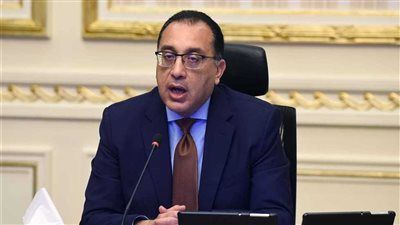 رئيس الوزراء يصل القاهرة عائدا من زيارة رسمية لدولة قطر