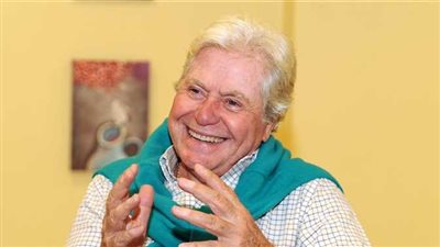  يجسد شخصية حقيقية لأحد العلماء.. حسين فهمي يستعرض تفاصيل دوره في مسلسل 