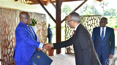 السفير المصري لدى جمهورية الكونجو الديمقراطية يسلم أوراق اعتماده للرئيس الكونجولي