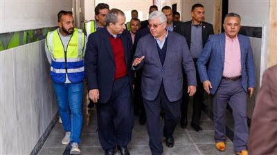 وزير التعليم العالي يتفقد المشروعات الجديدة بجامعة السويس