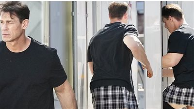 كيف أثار جون سينا الجدل على محركات البحث بعد ظهوره بملابس نسائية.. ما القصة؟ (صور)