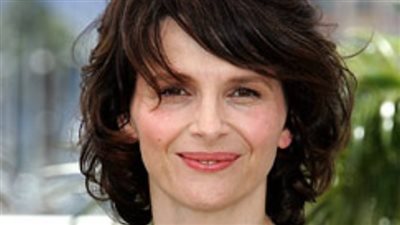  الممثلة الفرنسية جولييت بينوش تتصدر مواق ع التواصل الاجتماعي (الأسباب)