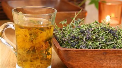 علاج السعال بالأعشاب.. 3 مشروبات والأخير يدخل في مكونات أدوية الكحة