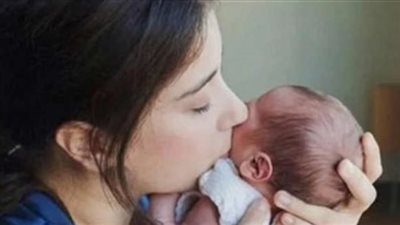 بعد تصدرها التريند.. الفنانة التركية هازال كايا تكشف اسم طفلتها الثانية