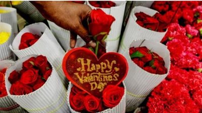 ما وراء احتفال العالم بعيد الحب يوم 14 فبراير.. ومن أين أتت الفكرة؟ (أدق المعلومات)