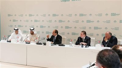 الرئيس السيسي يشارك في جلسة 