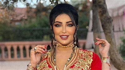 كيف أثارت الفنانة المغربية دنيا بطمة حالة من الجدل الواسع على محركات السوشيال ميديا؟ (صور)