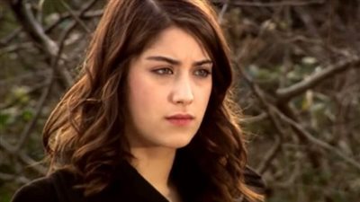  أبرز المعلومات عن الفنانة التركية هازال كايا التي اقتحم اسمها محركات السوشيال ميديا (أعمالها ونشأتها)