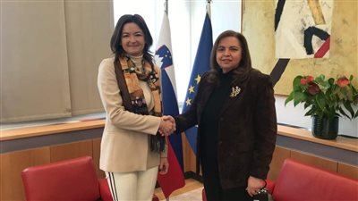 سفيرة مصر لدى سلوفينيا تلتقي نائبة رئيس الوزراء وزيرة خارجية سلوفينيا