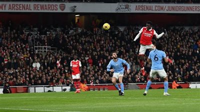 الدوري الإنجليزي.. التعادل الإيجابي يحسم الشوط الأول بين أرسنال ومانشستر سيتي (فيديو)