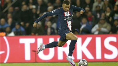 بعدما ارتبط اسمه بمانشستر يونايتد.. كيف تسبب كيليان مبابي في حالة الجدل لجماهير النادي الإنجليزي؟