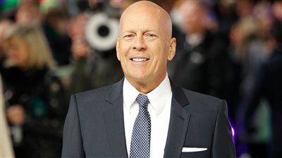 بعد عام من اعتزاله.. عائلة النجم الأمريكي بروس ويليس تكشف حقيقة إصابته بمرض الخرف الجبهي الصدغي