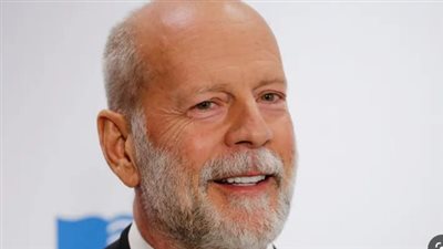 أول صورة تحسم حقيقة إصابة النجم العالمى بروس ويليس بمرض الخرف الجبهى الصدغى