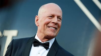 يعرف بالخرف الجبهي الصدغي.. حديث صادم من عائلة النجم الأمريكي بروس ويليس بعد إصابته