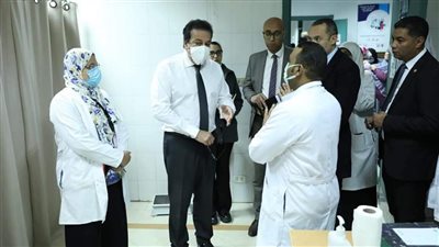 وزير الصحة يجري جولة ميدانية لعدد من المنشآت الطبية 