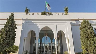 وزارة الثقافة والفنون الجزائرية تقرر منع إذاعة وبث الأغاني 